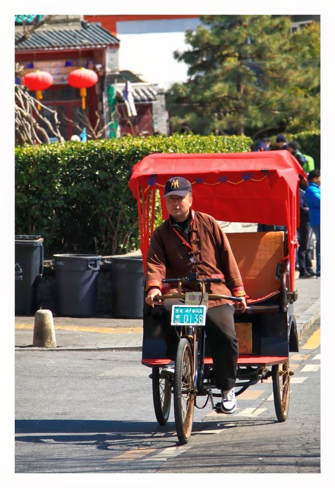 Traditional hutong rickshaw tour in Beijing alleysjpg