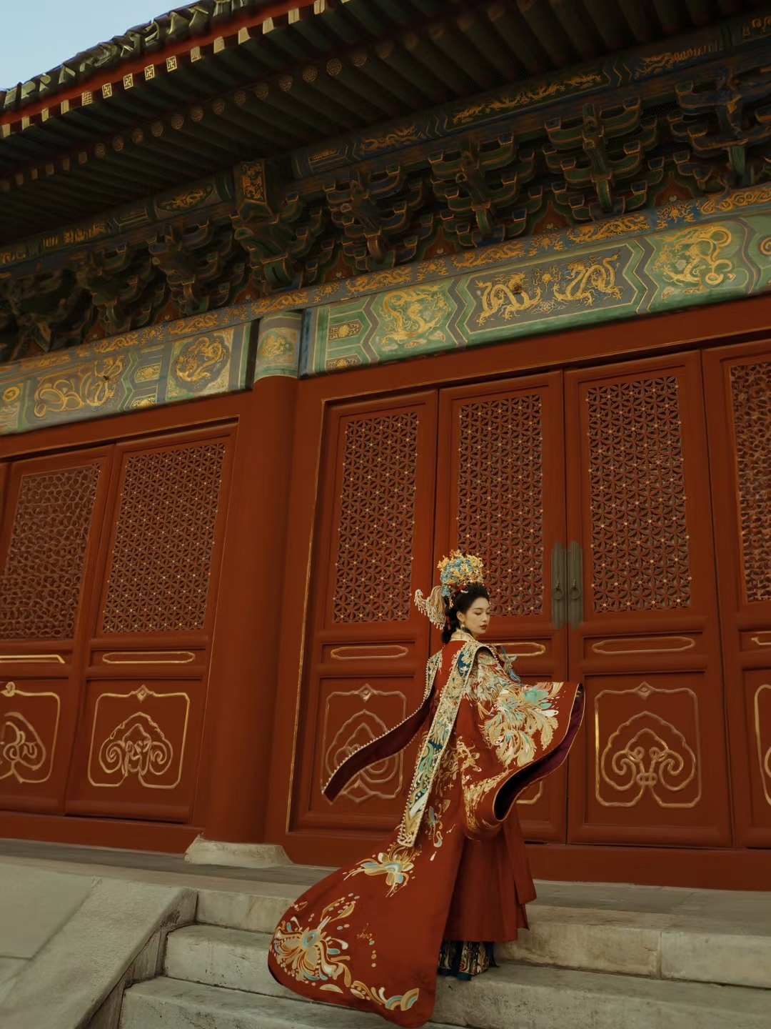 Authentic Beijing Cultural Experiences: Hutong Tours, Hanfu, Peking Duck, Kung Fu Shows &Paper Cutting